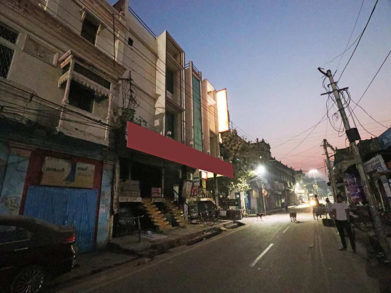 Oyo 23009 Hotel Maxx Lucknow Exterior foto