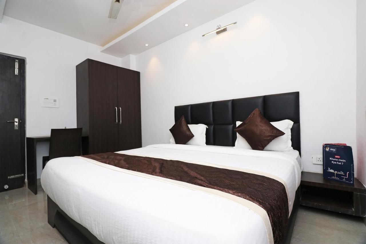 Oyo 23009 Hotel Maxx Lucknow Exterior foto