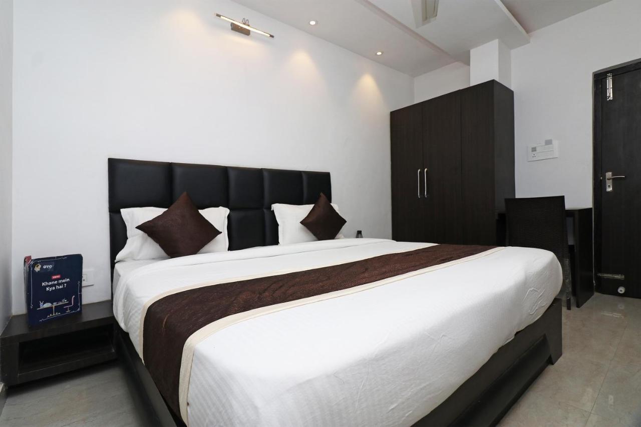 Oyo 23009 Hotel Maxx Lucknow Exterior foto